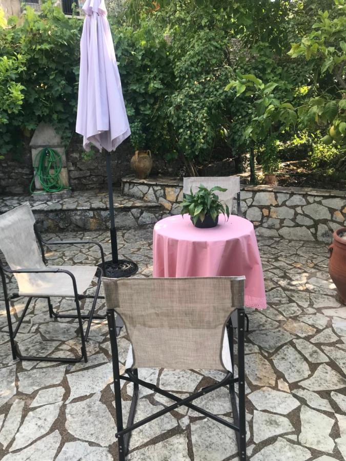 Gourgiana Apartments Андрицаина Екстериор снимка