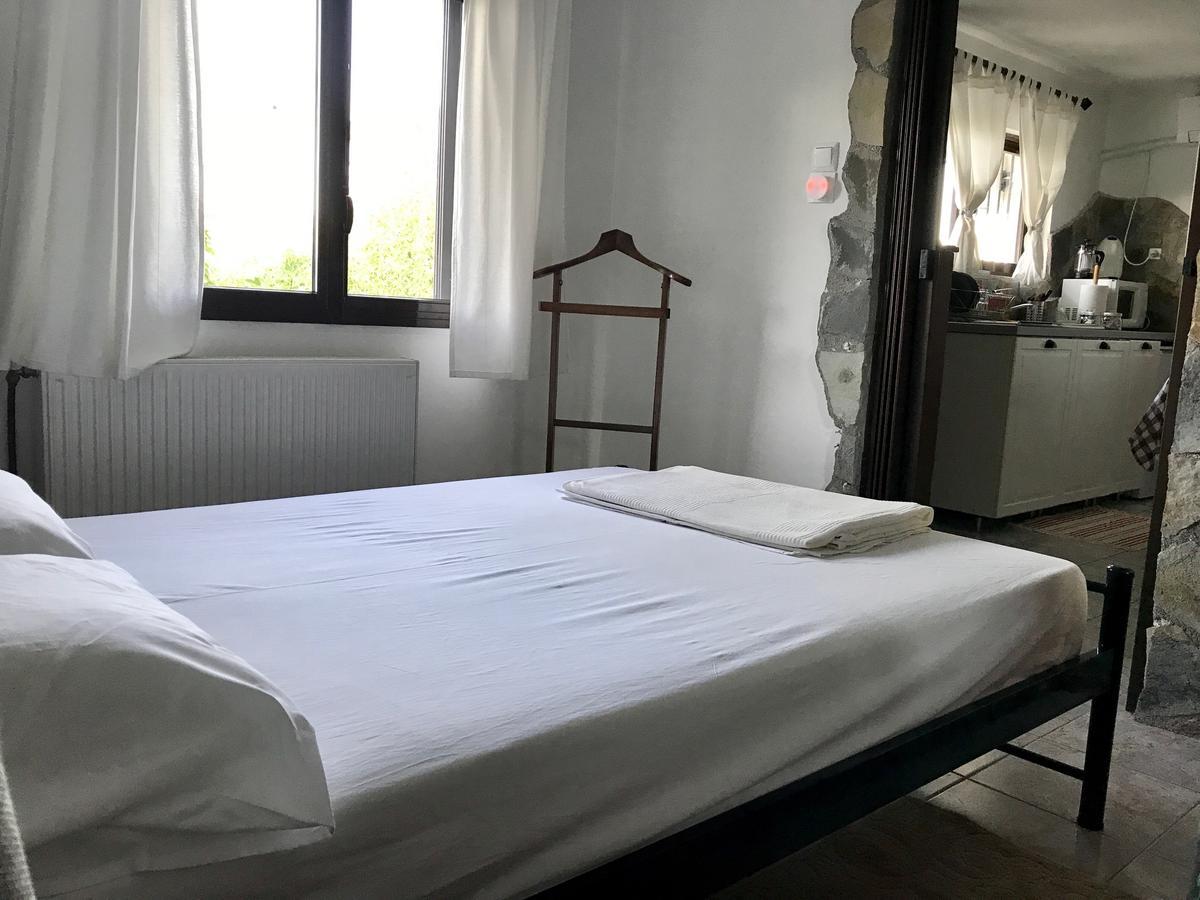 Gourgiana Apartments Андрицаина Екстериор снимка
